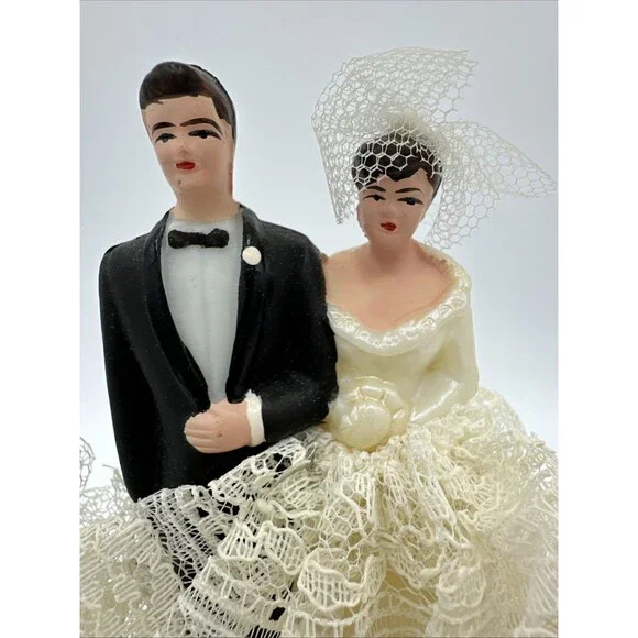 Wedding Cake Topper Bride Groom Lace Bell 1950s Vintage - Picture 2 of 16